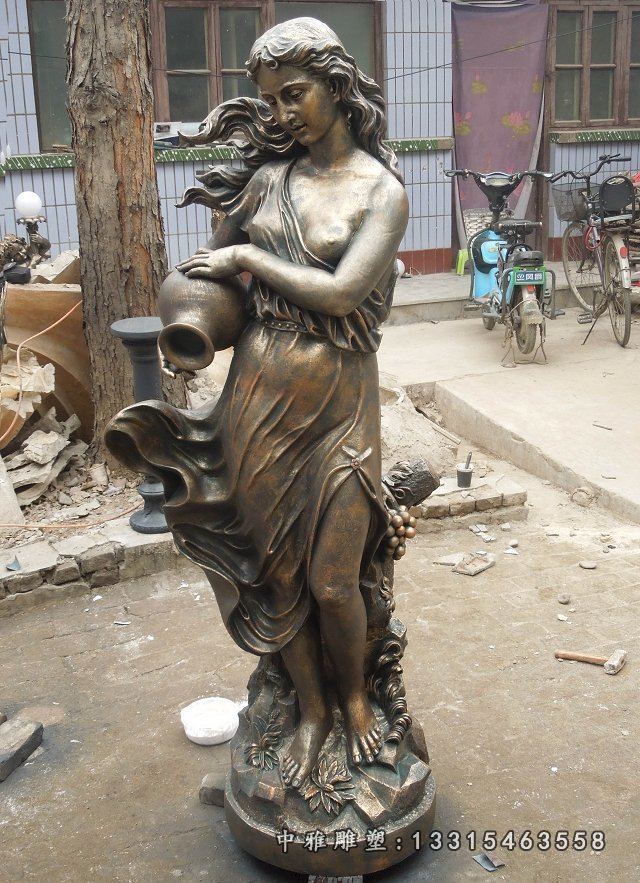 手拿罐头的美女铜雕西方人物铜雕
