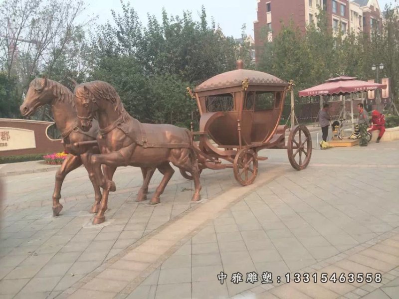 两匹马拉车铜雕广场马拉车雕塑