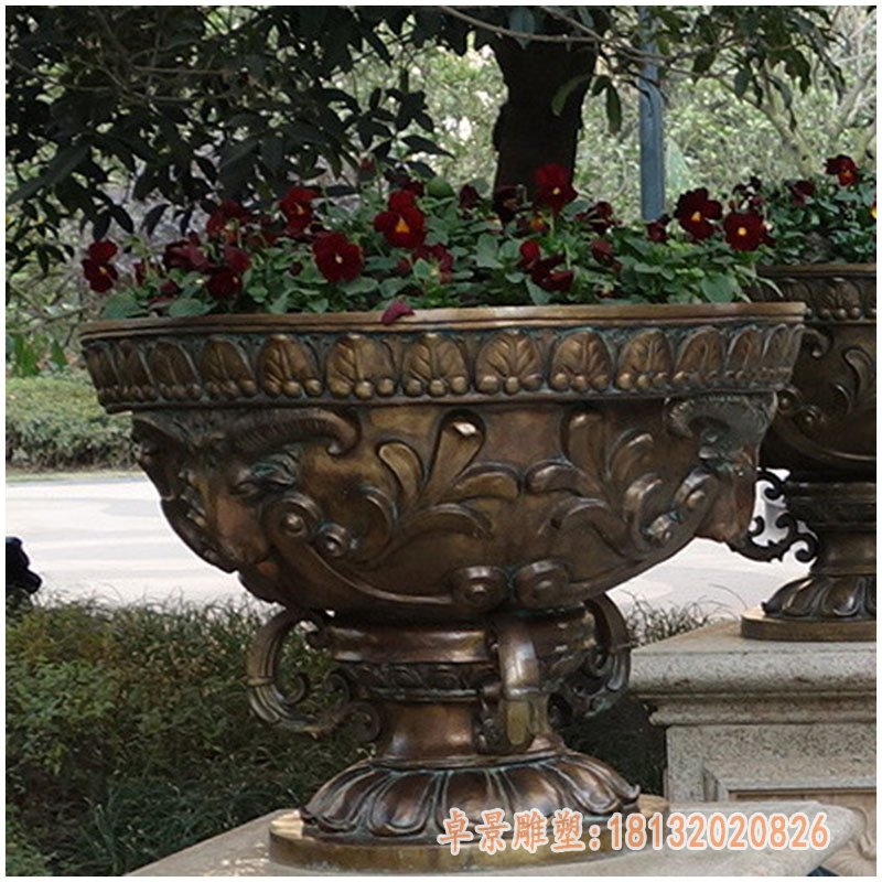 铜雕花盆
