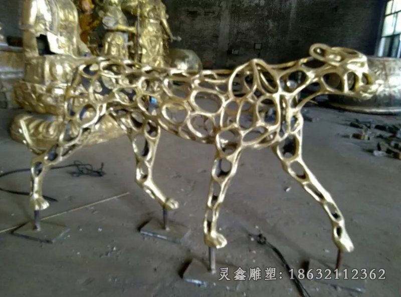 抽象金钱豹铜雕公园动物雕塑
