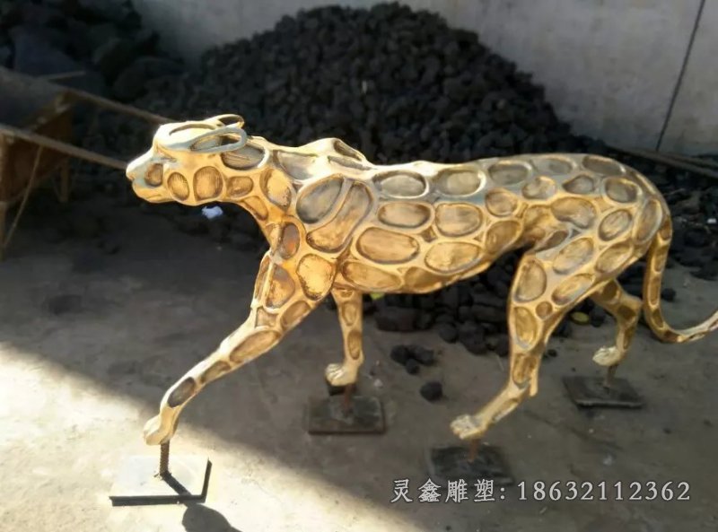 抽象金钱豹铜雕公园动物雕塑