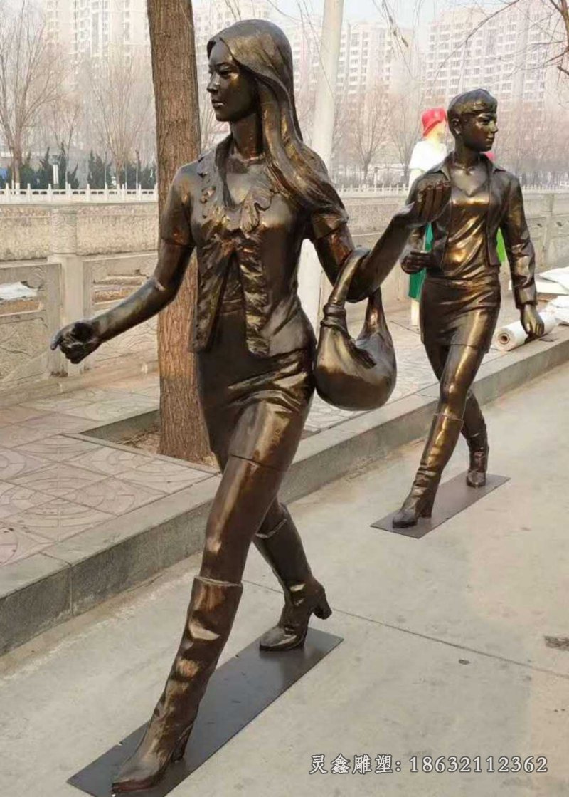 行走的女人铜雕街边人物雕塑