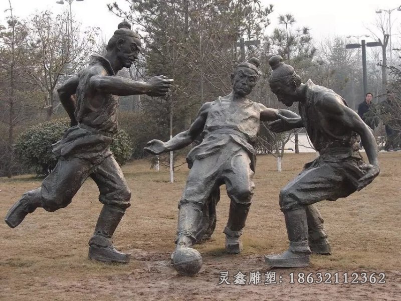 玩蹴鞠铜雕公园古代人物铜雕