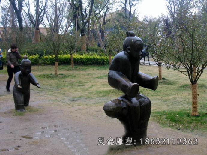 跳山羊人物铜雕公园人物雕塑