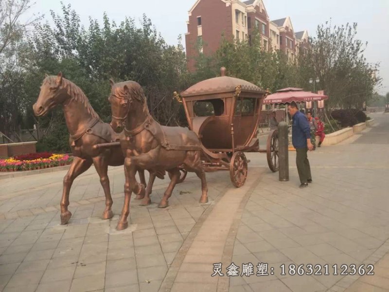 两匹马拉车铜雕广场马拉车雕塑