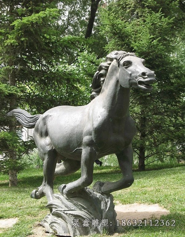 铜马动物雕塑公园铜雕马
