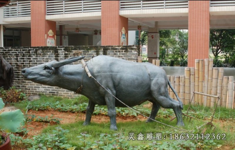 耕地牛铜雕公园动物铜雕