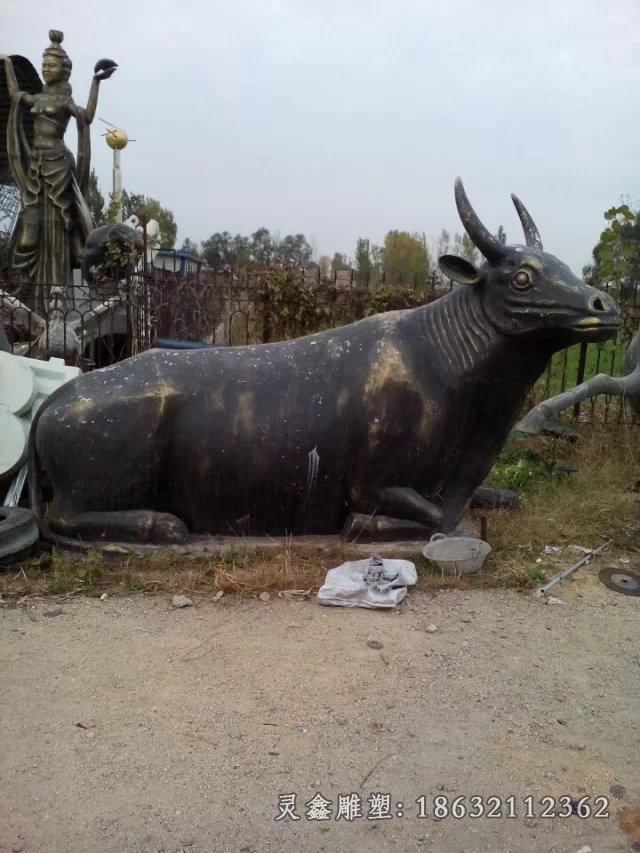 铜牛雕塑公园铜雕牛卧着的牛铜雕