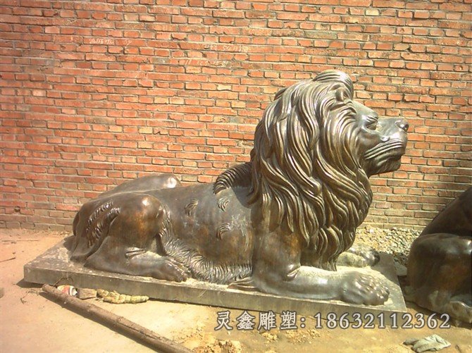 趴着的狮子雕塑铜雕汇丰狮子