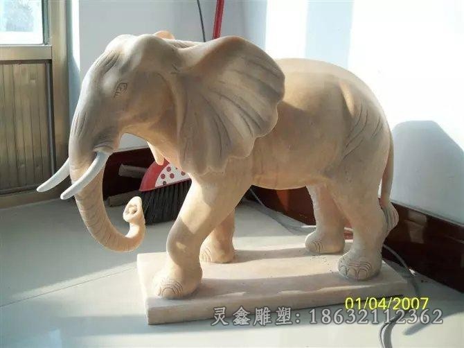 石材大象晚霞红大象雕塑