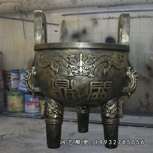 铜雕香炉